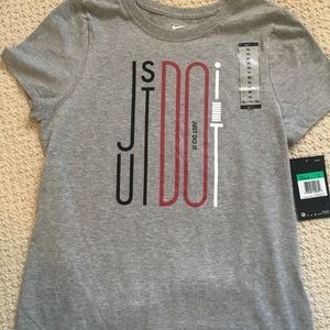 Girls Athletic fit T-shirt sz XL NWT